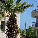 Domizil Lina Art 3* Guzelcamlı