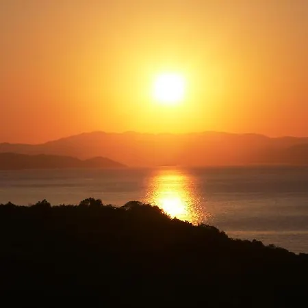 Πανσιόν Domizil Lina Art Guzelcamlı