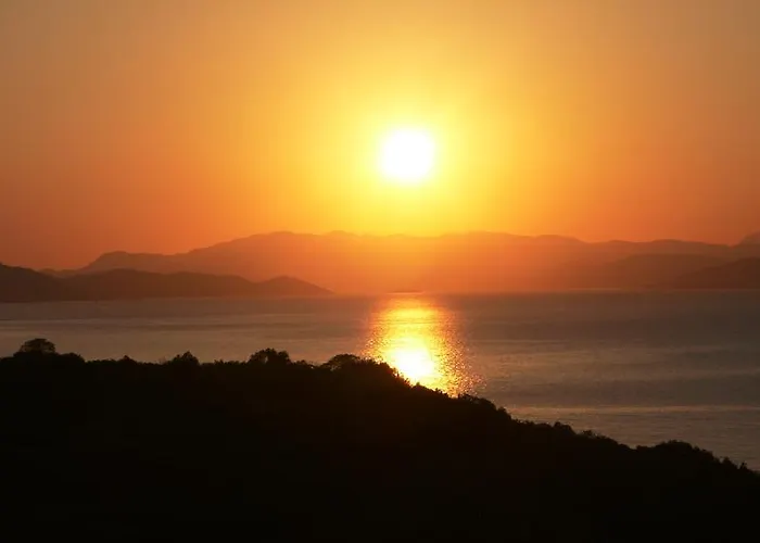 Πανσιόν Domizil Lina Art Guzelcamlı