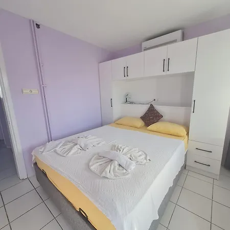 Domizil Lina Art 3* グゼルカミル